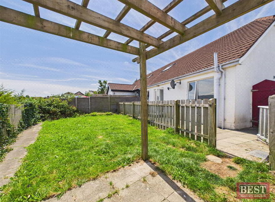 4 Cloughmore View, Warrenpoint, Newry, BT34 3TP