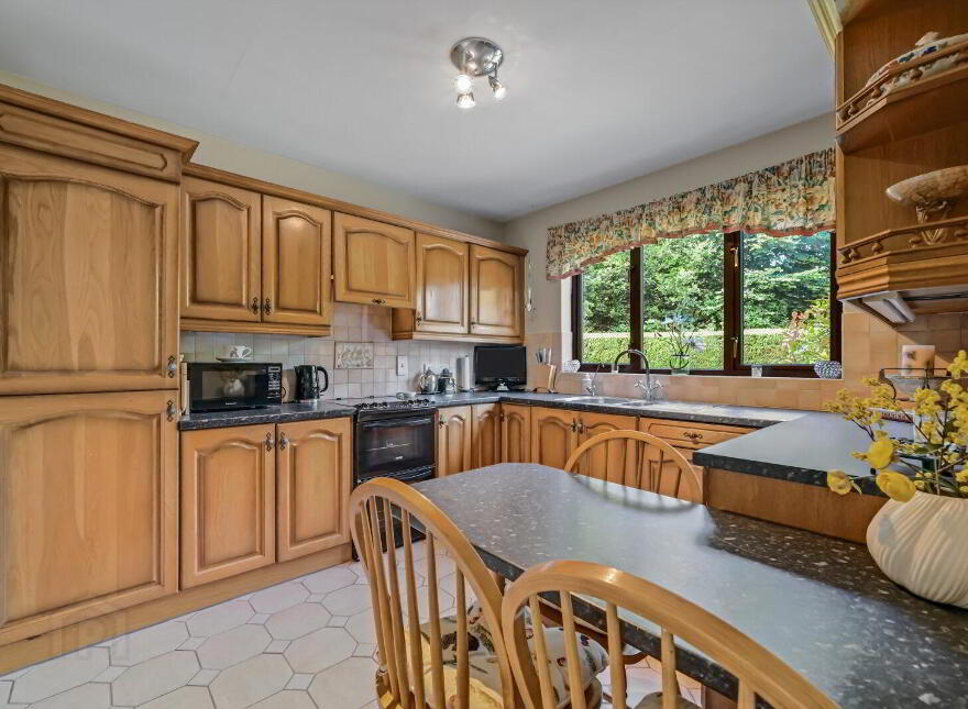 68 Royal Lodge Road, Belfast, BT8 7UL