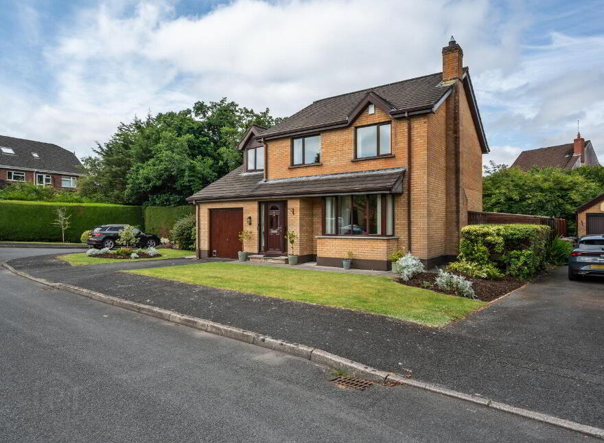68 Royal Lodge Road, Belfast, BT8 7UL
