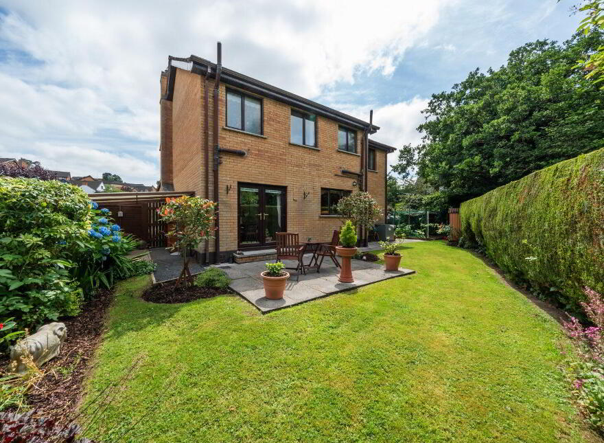 68 Royal Lodge Road, Belfast, BT8 7UL
