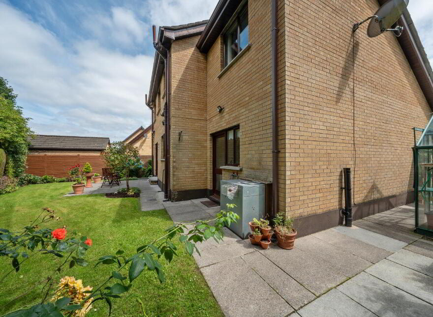 68 Royal Lodge Road, Belfast, BT8 7UL