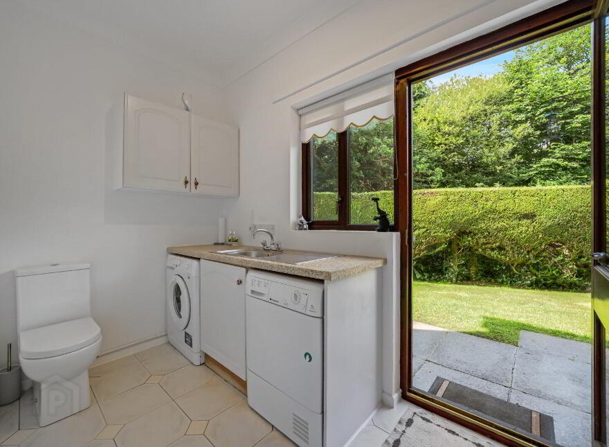 68 Royal Lodge Road, Belfast, BT8 7UL