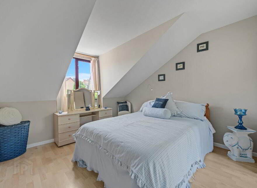 68 Royal Lodge Road, Belfast, BT8 7UL