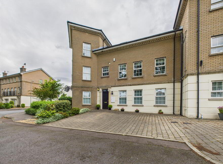 88B Leathem Square, Dundonald, Belfast, BT16 2QR photo