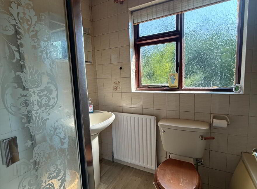 40 Kintullagh Park, Ballymoney Road, Ballymena, BT43 5HP