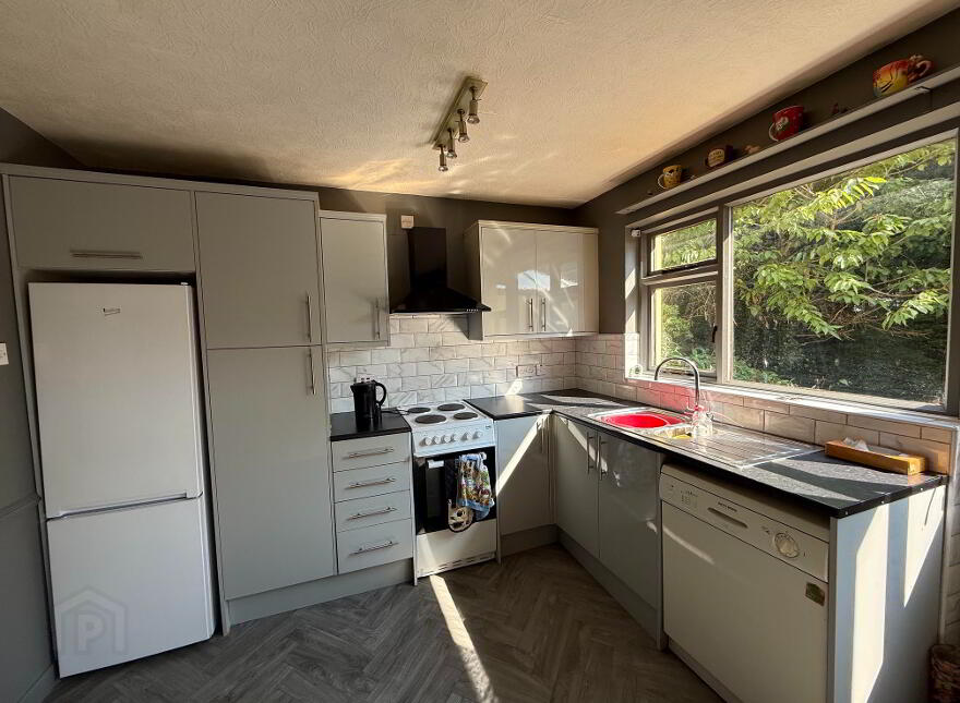 40 Kintullagh Park, Ballymoney Road, Ballymena, BT43 5HP