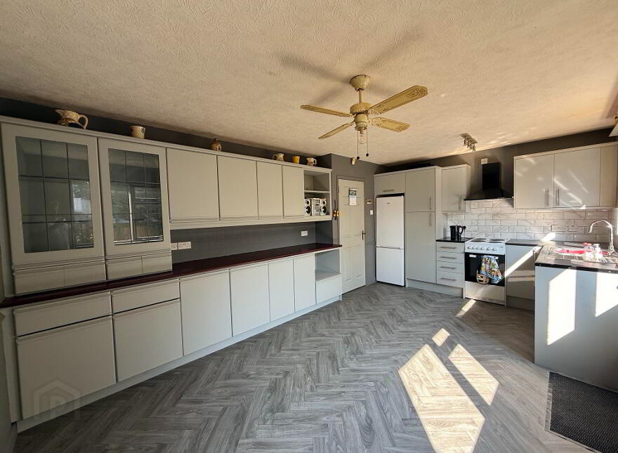40 Kintullagh Park, Ballymoney Road, Ballymena, BT43 5HP