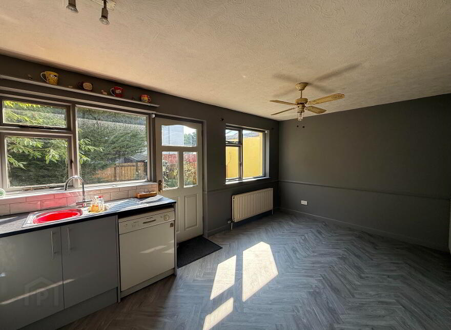 40 Kintullagh Park, Ballymoney Road, Ballymena, BT43 5HP