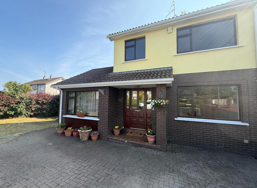 40 Kintullagh Park, Ballymoney Road, Ballymena, BT43 5HP