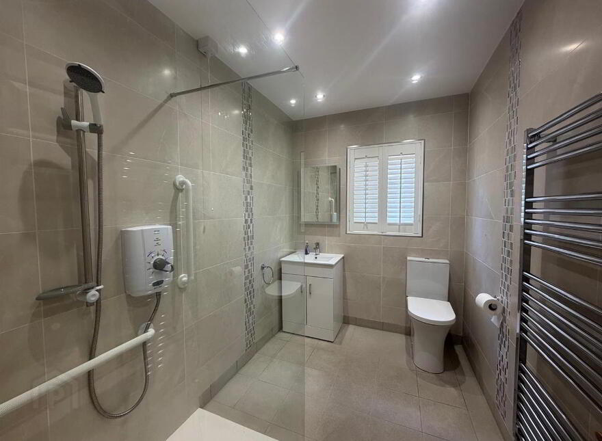 5 Fallowfield Park, Waterside, Derry / Londonderry, BT47 2JL