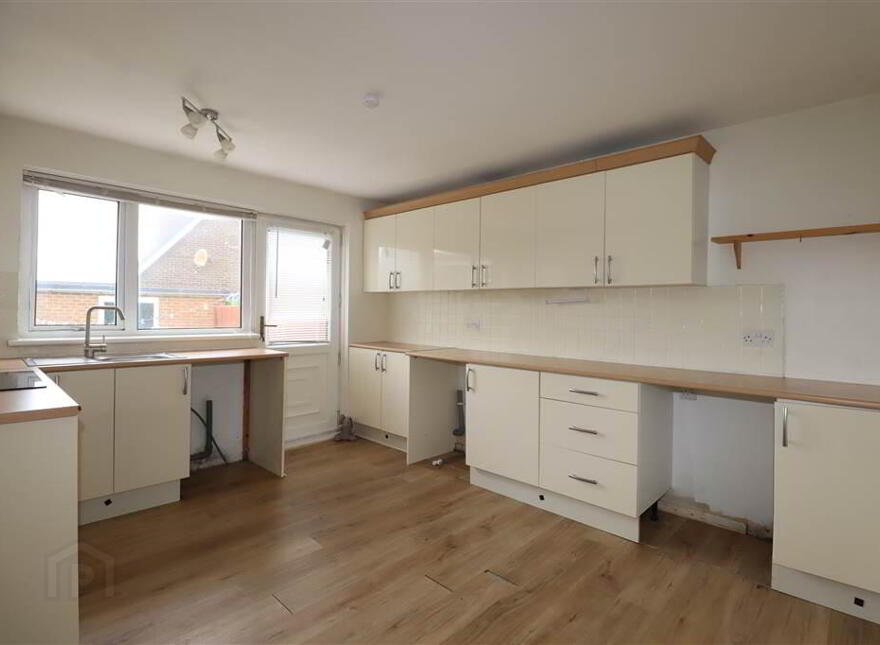 10 Cairnmore Avenue, Laurel Hill Road, Lisburn, BT28 2DW