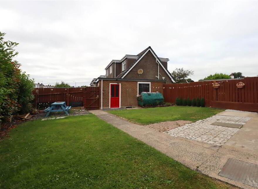 10 Cairnmore Avenue, Laurel Hill Road, Lisburn, BT28 2DW