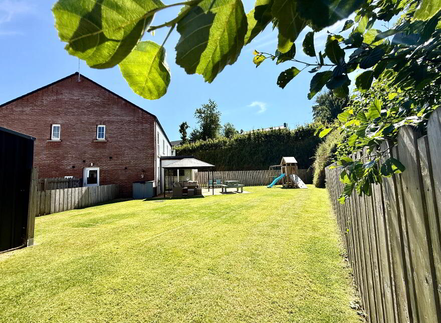 30 The Hillocks, Waterside, Derry, BT47 3FR