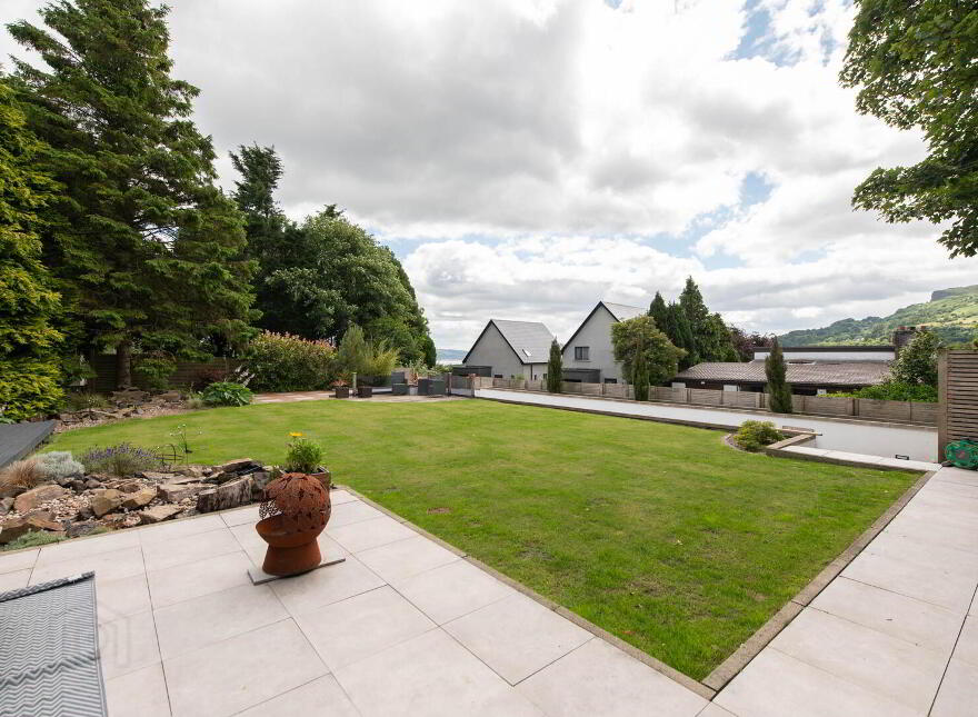 12 Glebe Road East, Newtownabbey, BT36 6DL