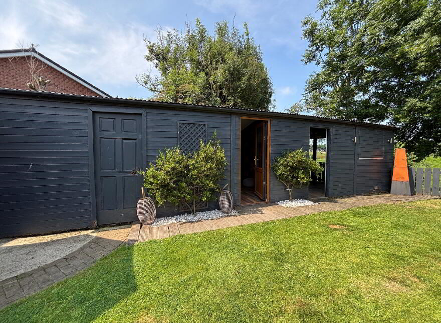 103 Whitethorn Brae, Killallen, Dromore, BT25 2DH