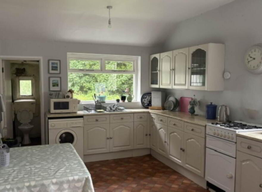 Alice Ann`s, Howe`s Lane, Omeath, A91H299