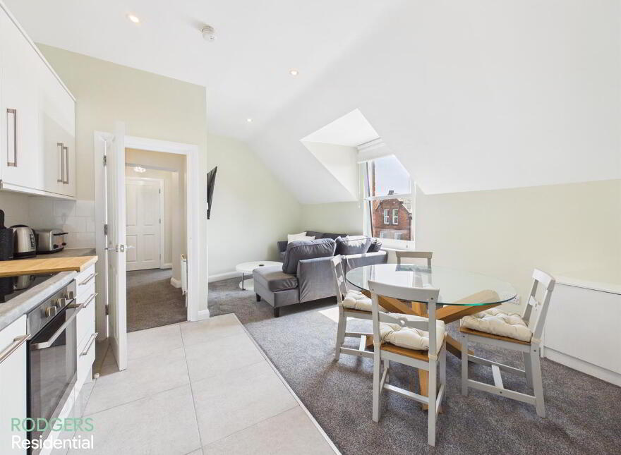 Apt 6, 42-46 Upper Newtownards Road, Belfast, BT4 3EL