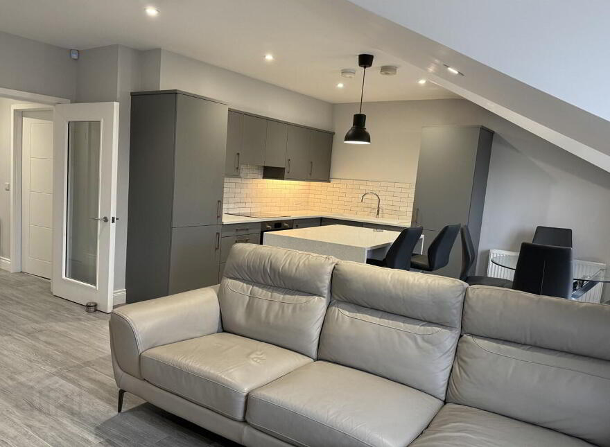 Apt 9 Balmoral Park Mews, 15 Upper Lisburn Road, Belfast, BT10 0GW