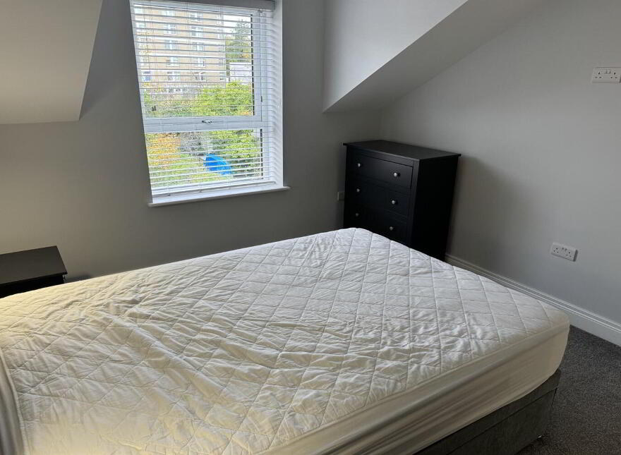 Apt 9 Balmoral Park Mews, 15 Upper Lisburn Road, Belfast, BT10 0GW