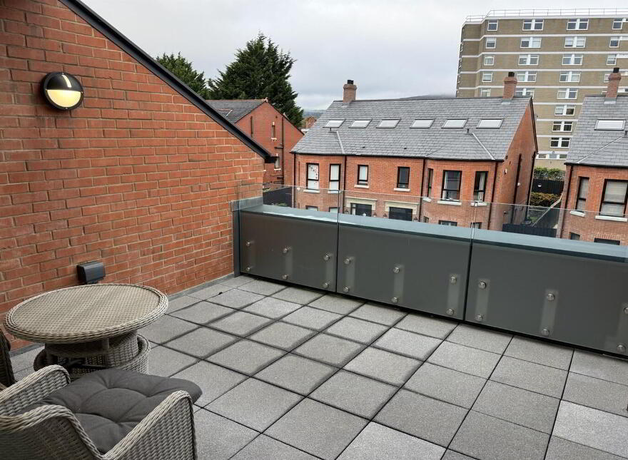 Apt 9 Balmoral Park Mews, 15 Upper Lisburn Road, Belfast, BT10 0GW