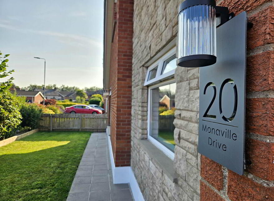 20 Monaville Drive, Lisburn, BT28 2DR