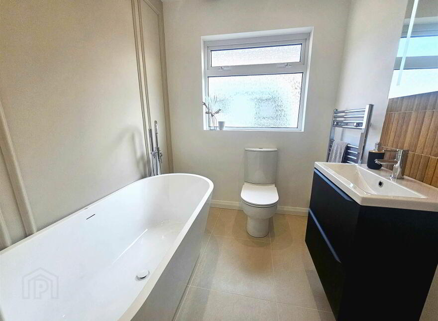 20 Monaville Drive, Lisburn, BT28 2DR
