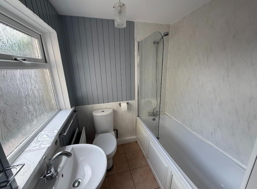 5 Glynnview Avenue, Larne, BT40 1BT