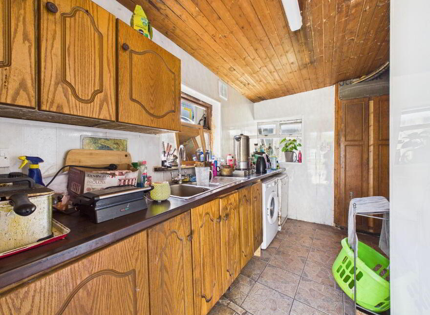 House And Commercial Units, Ballykeenan, Myshall, R21TY02