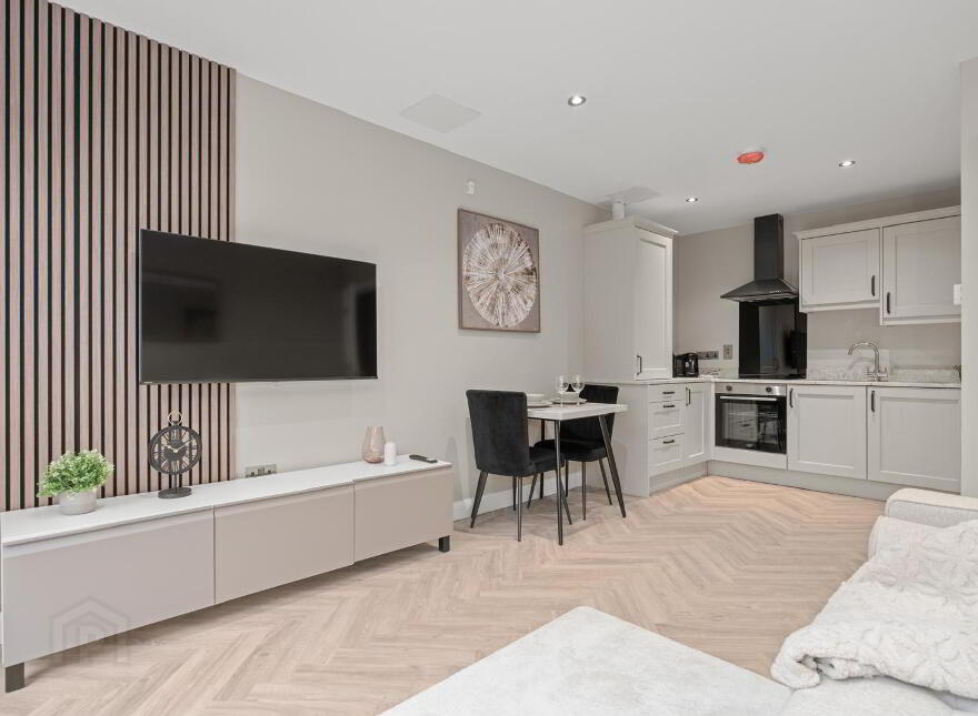 Apt 2, 225a Albertbridge Road, Belfast, BT5 4PX