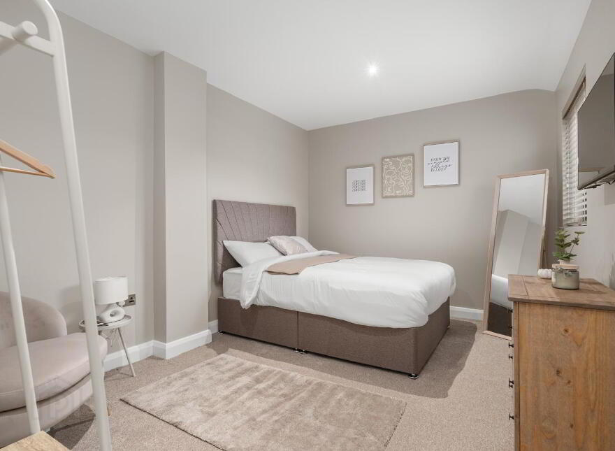 Apt 2, 225a Albertbridge Road, Belfast, BT5 4PX