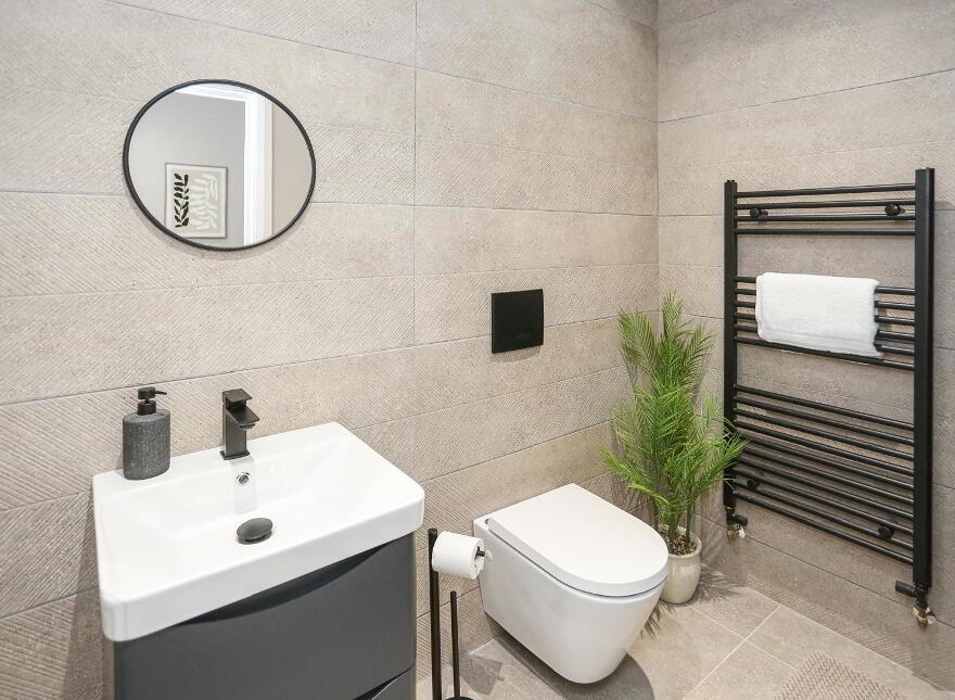 Apt 3, 225a Albertbridge Road, Belfast, BT5 4PX