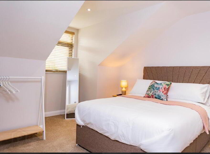 Apt 4, 225a Albertbridge Road, Belfast, BT5 4PX