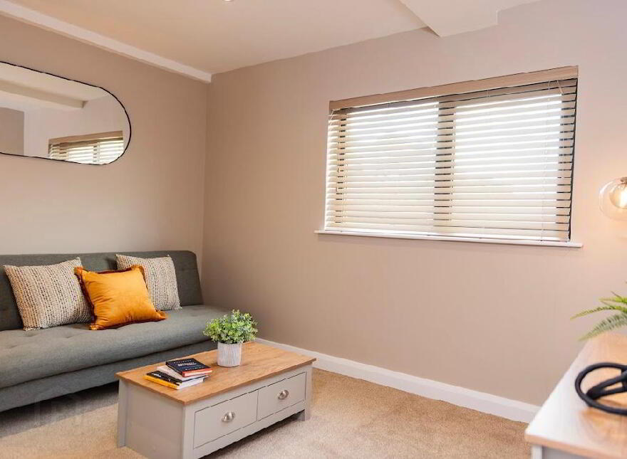 Apt 4, 225a Albertbridge Road, Belfast, BT5 4PX