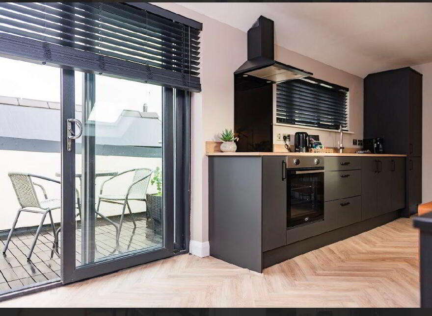 Apt 5, 225a Albertbridge Road, Belfast, BT5 4PX