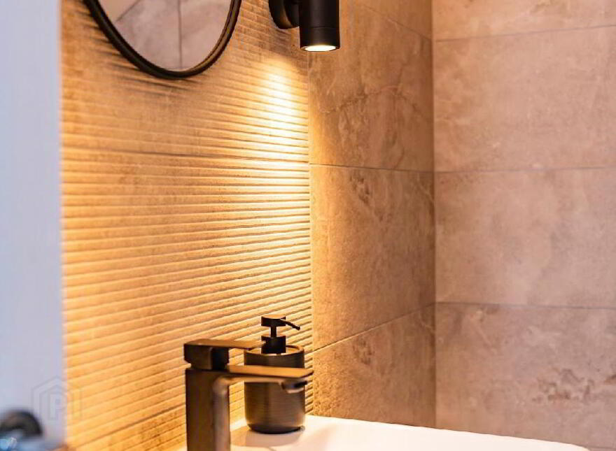 Apt 5, 225a Albertbridge Road, Belfast, BT5 4PX