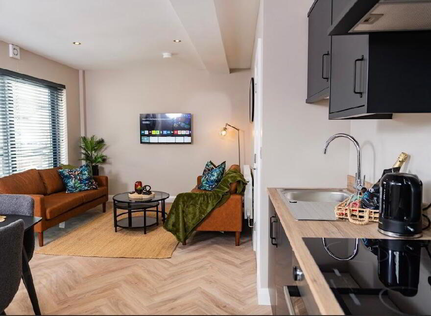 Apt 5, 225a Albertbridge Road, Belfast, BT5 4PX