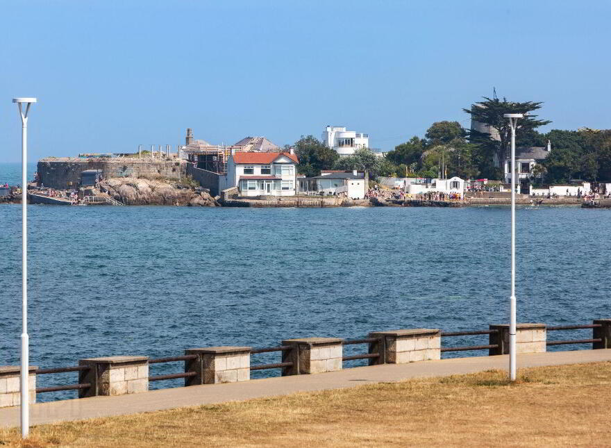 Apartment 7 Sandycove House Newtownsmith, Sandycove, A96RD80