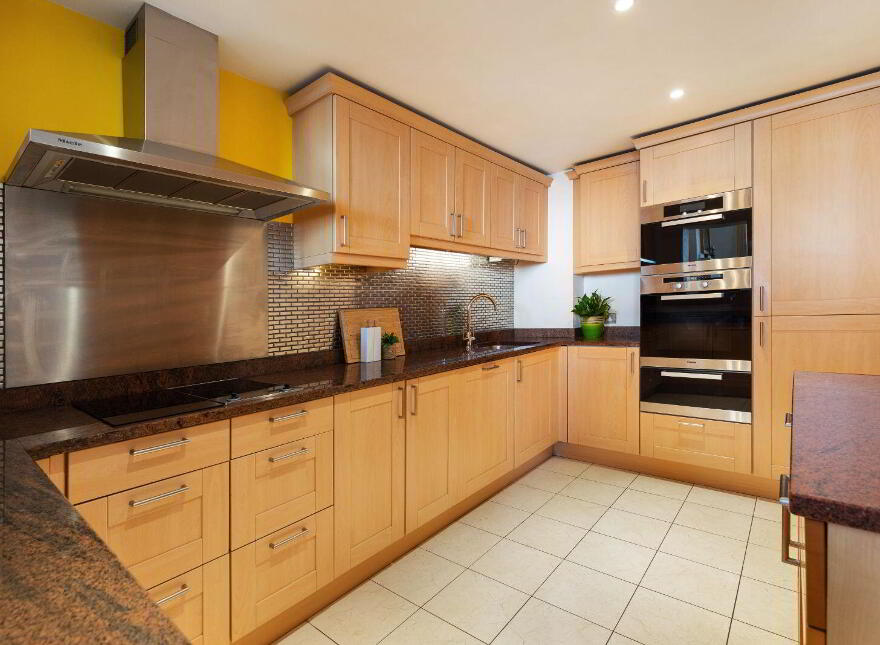 Apartment 7 Sandycove House Newtownsmith, Sandycove, A96RD80