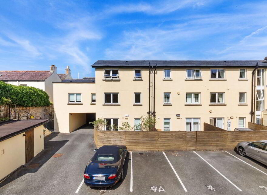 Apartment 7 Sandycove House Newtownsmith, Sandycove, A96RD80
