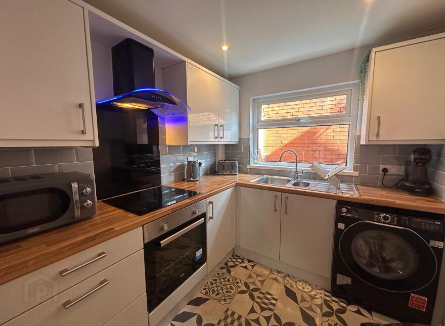 26 London Road, Belfast East, Belfast, BT6 8EY