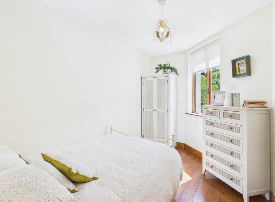 Ballyvellon, Dunhill, X91H342