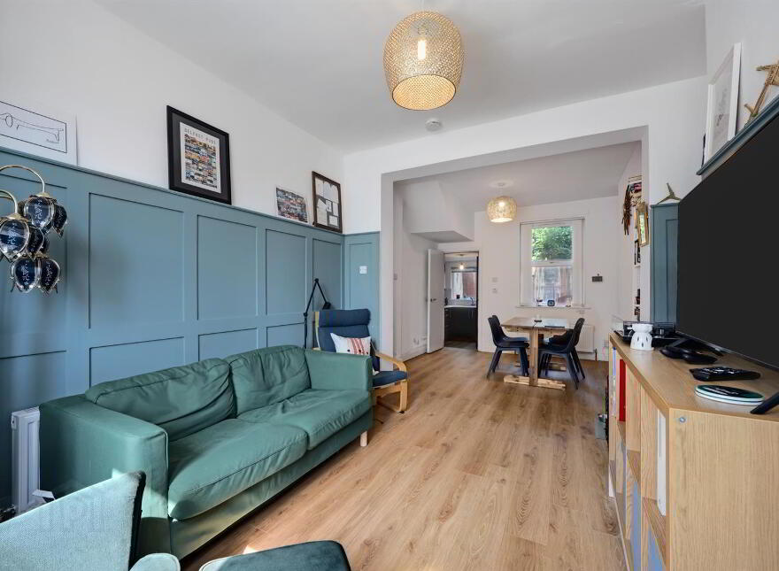 153 Falls Road, Belfast, BT12 6AF
