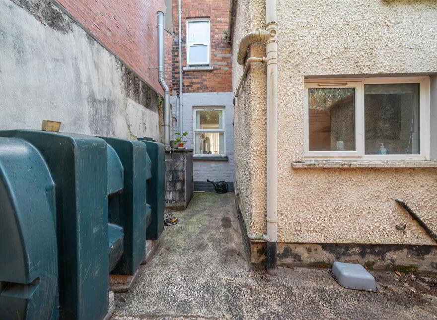 153 Falls Road, Belfast, BT12 6AF