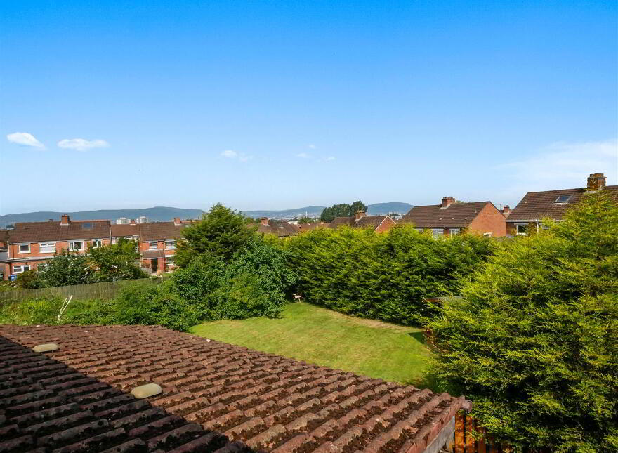 16 Glensharragh Gardens, Upper Knockbreda Road, Belfast, BT6 9PE