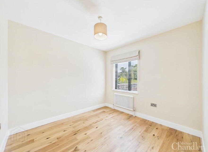 87 Ravenhill Gardens, Belfast, BT6 8GQ