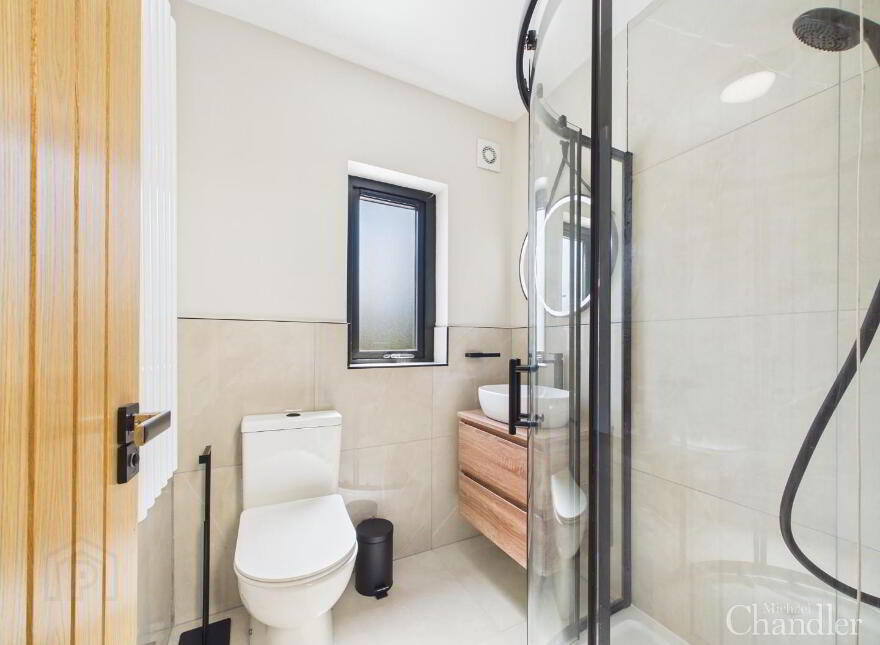 87 Ravenhill Gardens, Belfast, BT6 8GQ