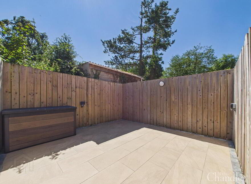 87 Ravenhill Gardens, Belfast, BT6 8GQ