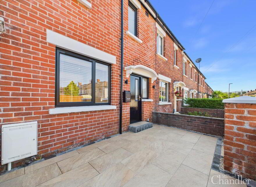 87 Ravenhill Gardens, Belfast, BT6 8GQ