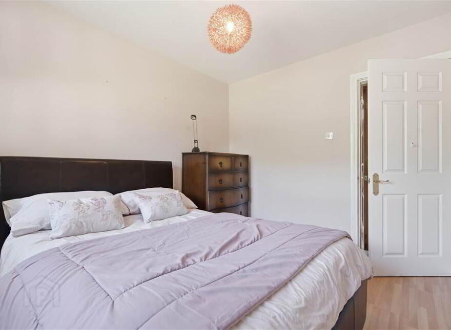 15 Sheepshill, Ballymena, BT42 1QW