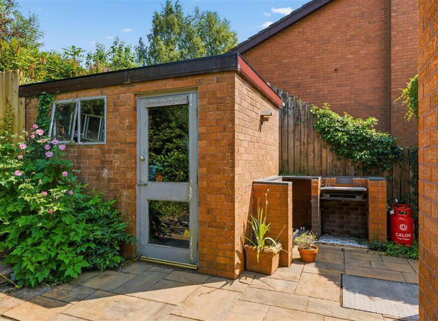 15 Sheepshill, Ballymena, BT42 1QW